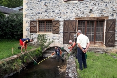Pêche électrique de sauvegarde dans le cadre des travaux d'effacement du seuil du Moulin de la Borie sur la Boralde de Saint-Chély